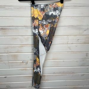 Bally Total Fitness - Ellie floral cropped leggings with white mesh and pockets
